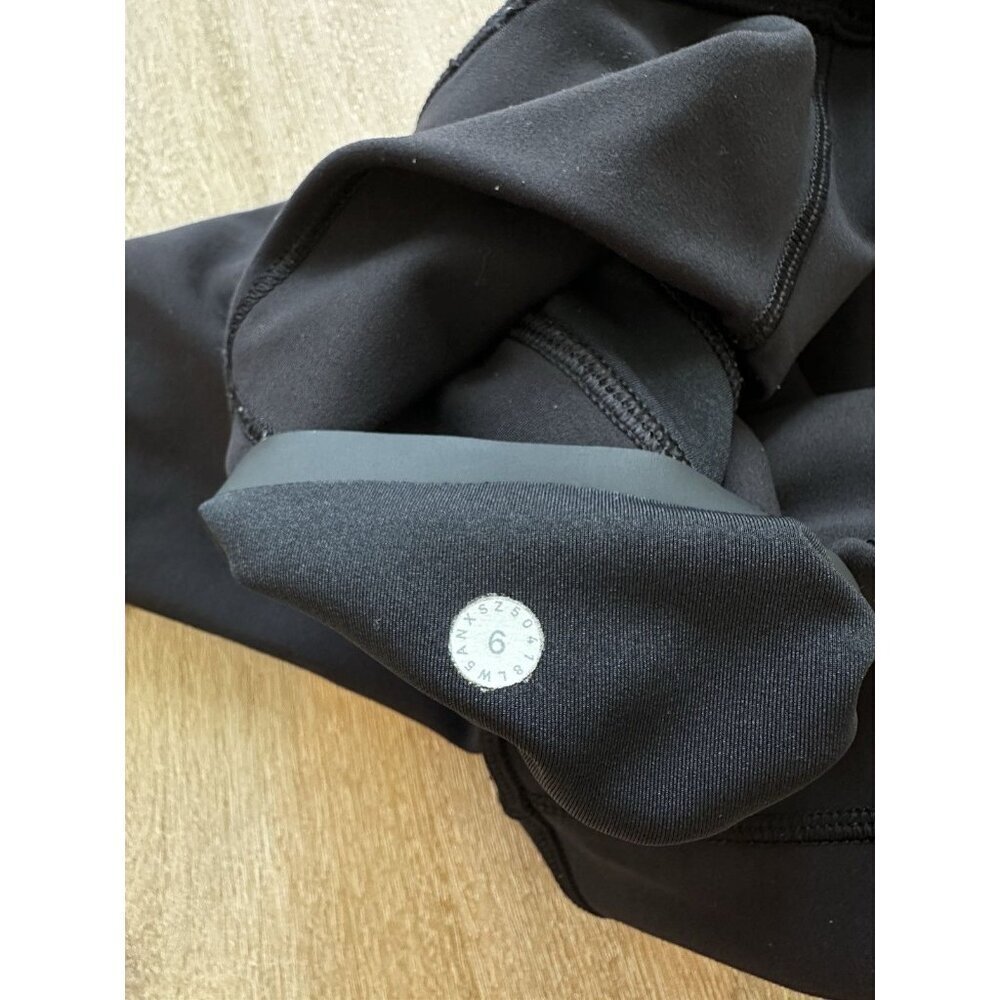 Lululemon In Movement 7/8 Tight *Everlux 25" Black Size 6 - Picture 6 of 9